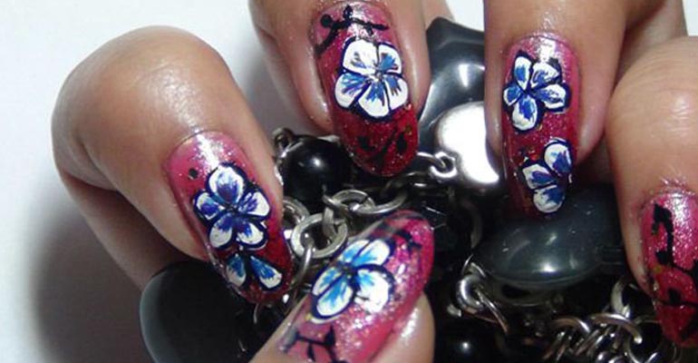 Nailart and makeup artist in city